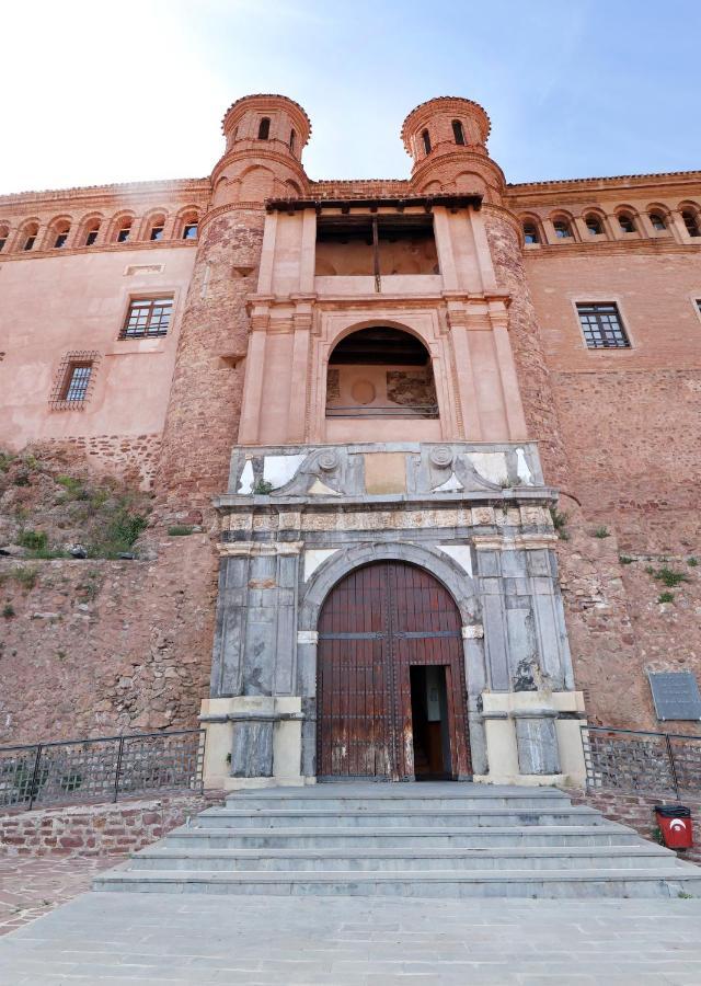 Hospederia Palacio Papa Luna Illueca Bagian luar foto