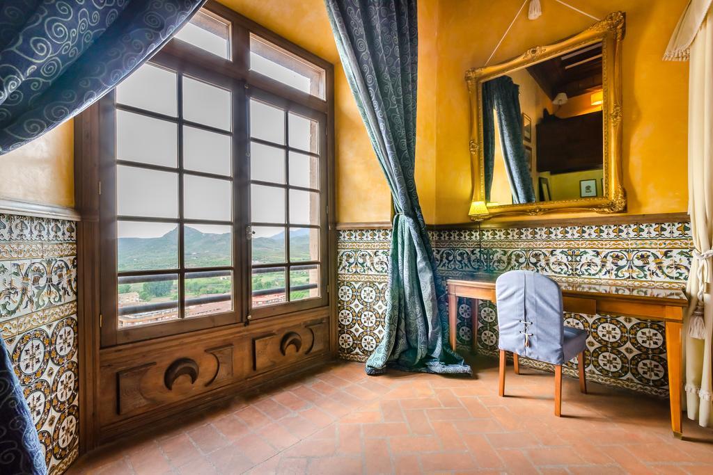 Hospederia Palacio Papa Luna Illueca Bagian luar foto