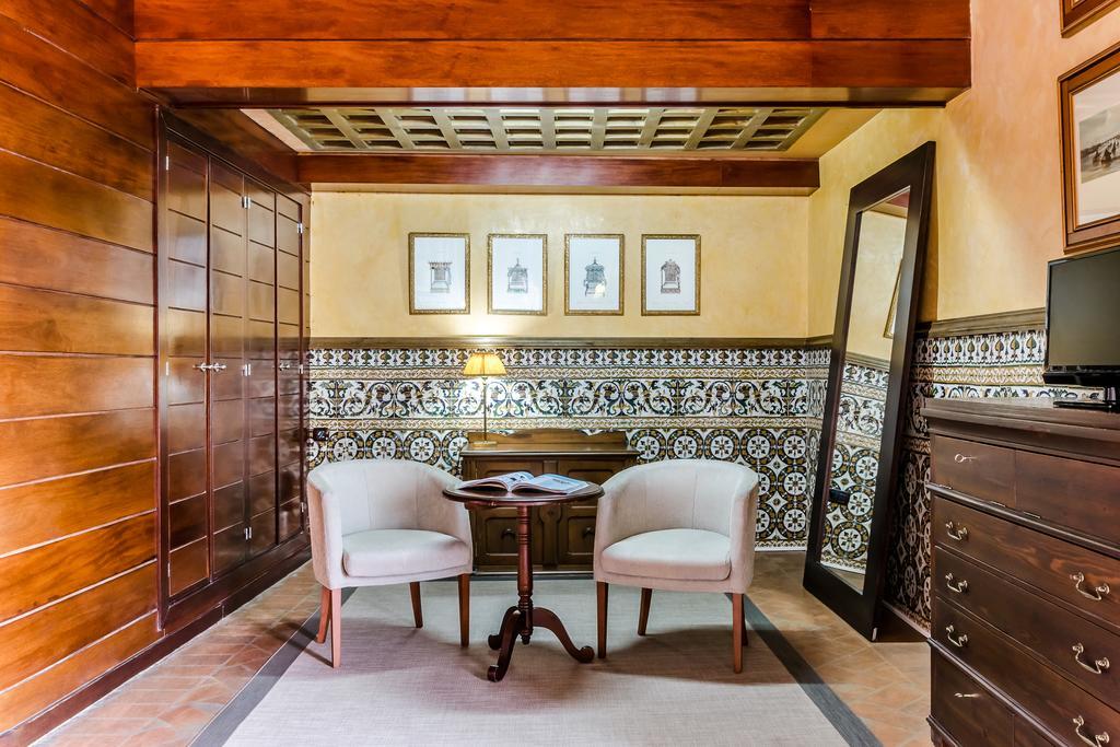 Hospederia Palacio Papa Luna Illueca Bagian luar foto